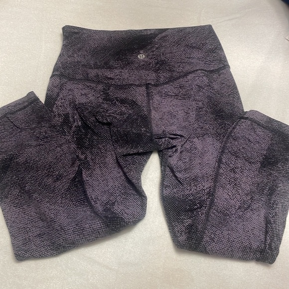 Lululemon Align Crop *21" Pixel Print Purple Quartz Black Size: 6 - Picture 7 of 10